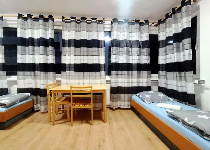 Pokoje 24h Ul. Bagrowa Hotel *