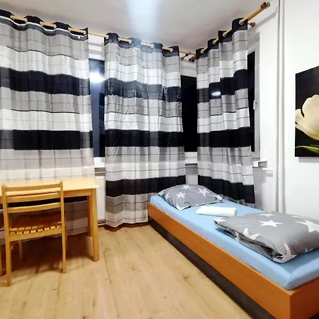 Pokoje 24h Ul. Bagrowa Hotel *